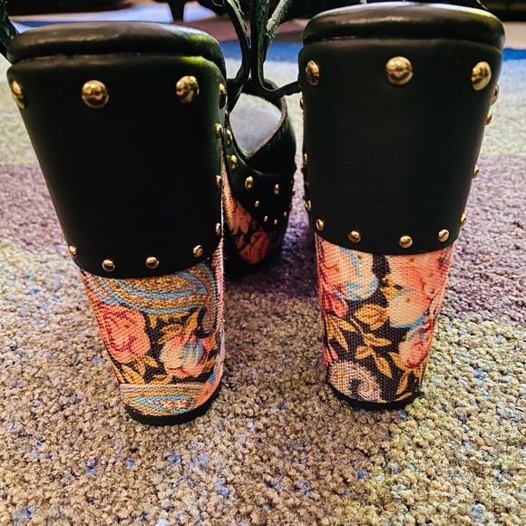 Chinese Laundry Boho Studded Wedges! Brand New! - Picture 4 of 7